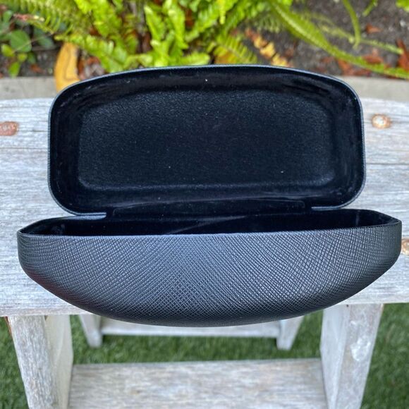 Salvatore Ferragamo Black Sunglasses Case w/Cleaning Cloth & Card. EUC! Designer - Picture 4 of 6